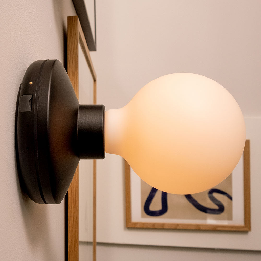 Humble Bee Wall Light