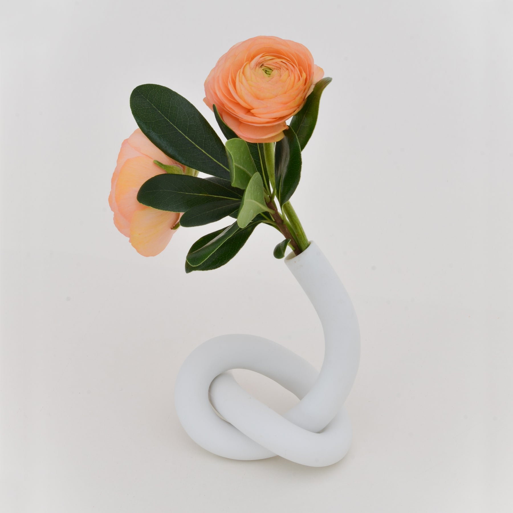 Small Musubu Vase with flowers