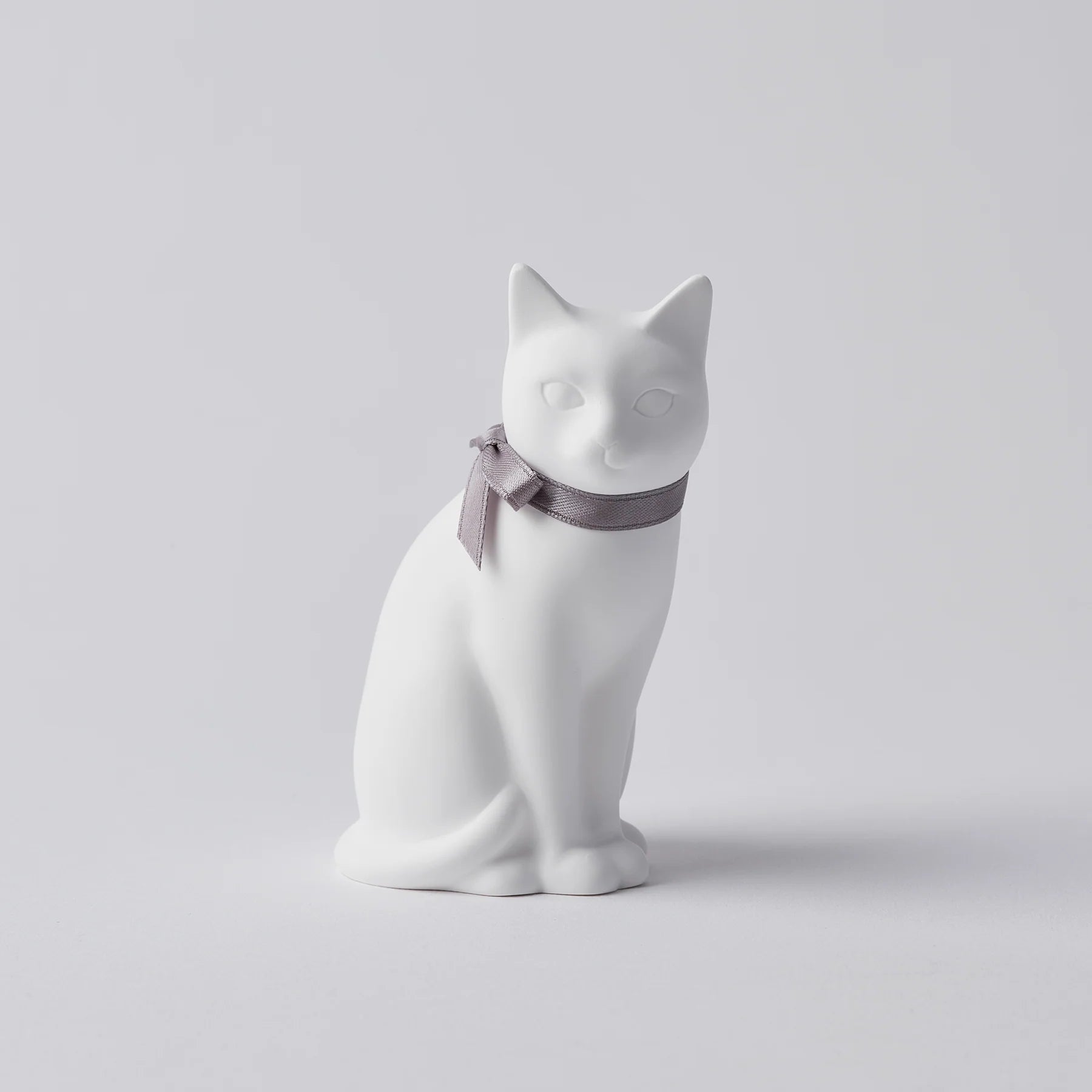 Large Plaster Cat Product Photo